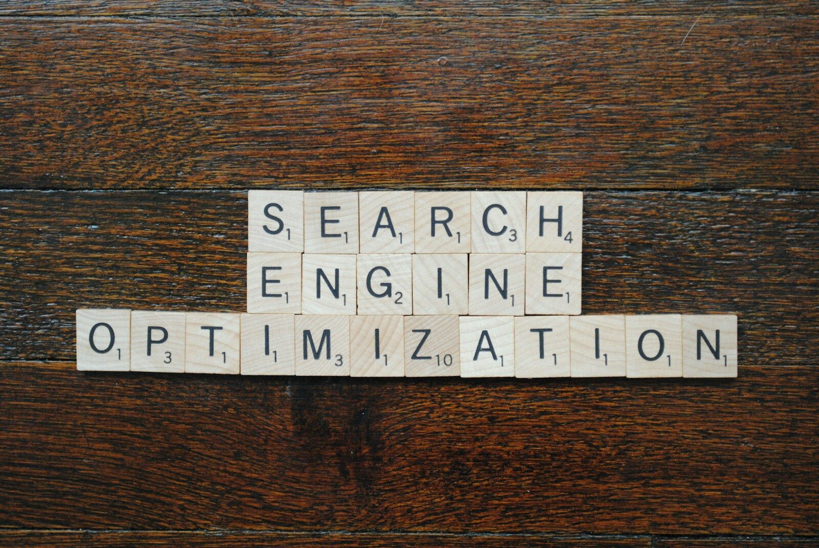 a white and black sign seo